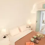 Dionyssos Cave House イア