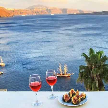 Dionyssos Cave House Villa Oia (Santorini)
