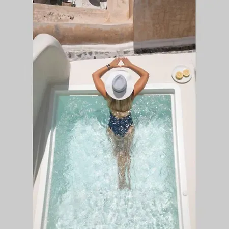 Vila Dionyssos Cave House *