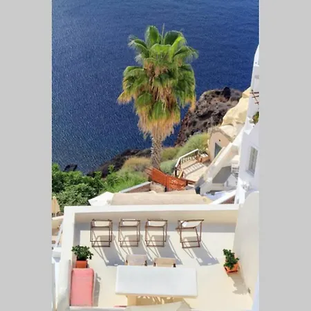 Dionyssos Cave House Villa *
