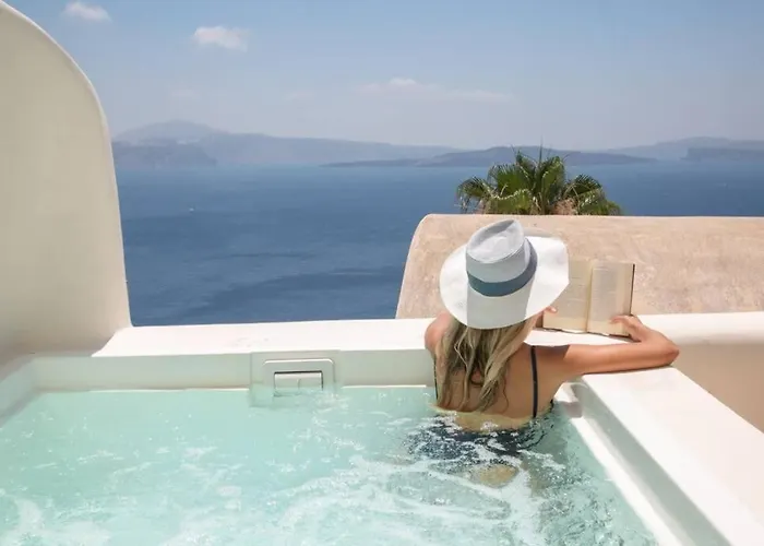 Dionyssos Cave House Oia