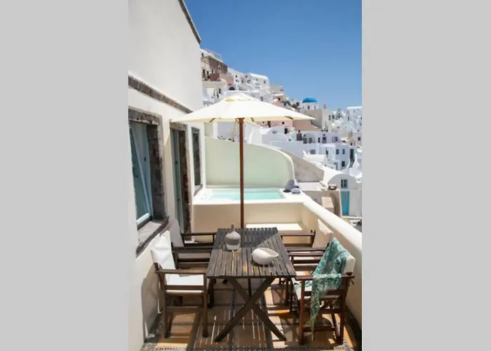 Villa Dionyssos Cave House *