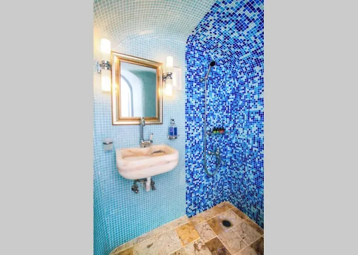 Dionyssos Cave House Villa *