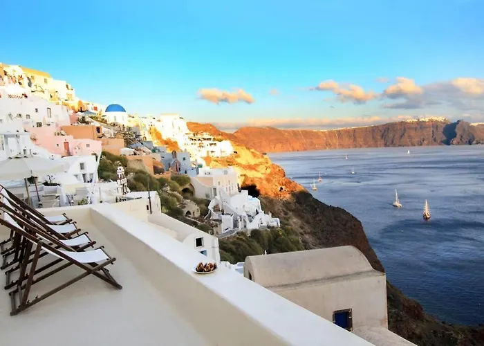 Dionyssos Cave House Oia