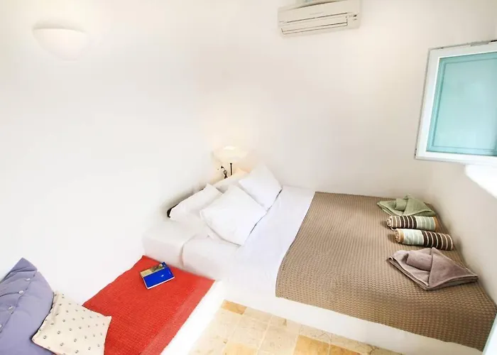 Dionyssos Cave House Oia