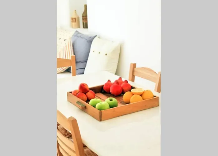 Dionyssos Cave House イア