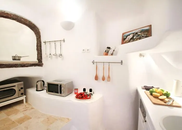 Dionyssos Cave House * イア