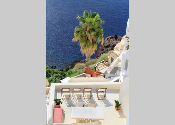 Dionyssos Cave House Villa *