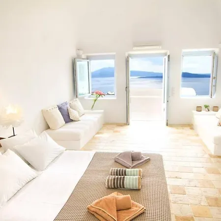 Villa Dionyssos Cave House *