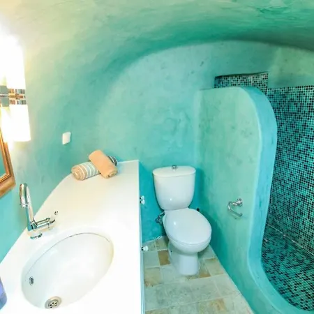 Dionyssos Cave House *