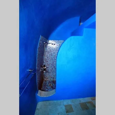Dionyssos Cave House Ия