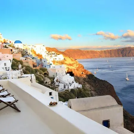 Dionyssos Cave House Oia (Santorini)