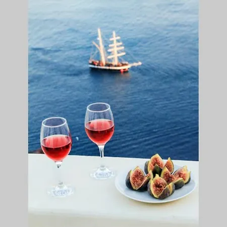 Dionyssos Cave House Oia (Santorini)