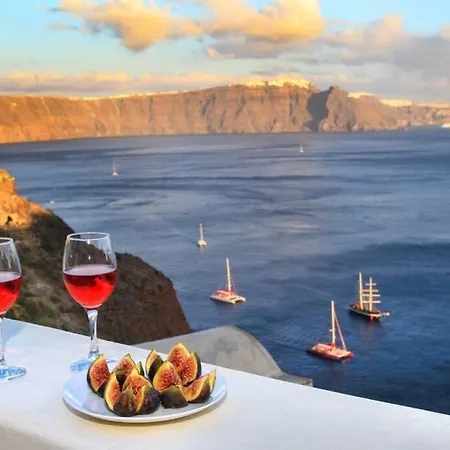 Dionyssos Cave House *