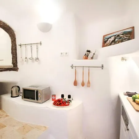 Dionyssos Cave House * Oia (Santorini)